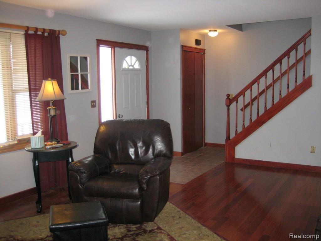 2257 Fowlerville Road Fowlerville, MI 48836 - Photo 7 of 9 LIVING ROOM