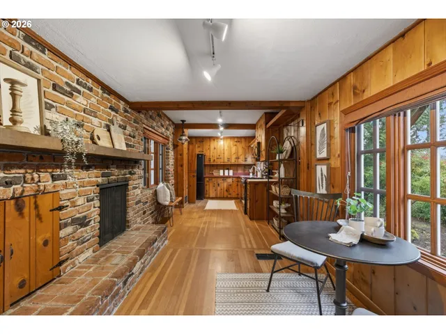 $849,900 | 2164 Summit Drive, Lake Oswego, OR 97034