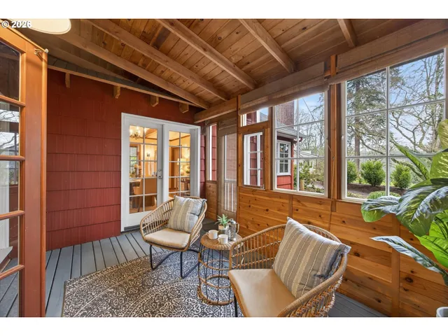 $849,900 | 2164 Summit Drive, Lake Oswego, OR 97034