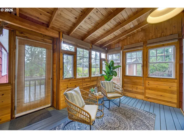 $849,900 | 2164 Summit Drive, Lake Oswego, OR 97034