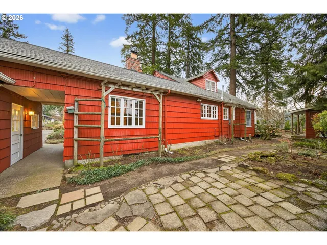$849,900 | 2164 Summit Drive, Lake Oswego, OR 97034