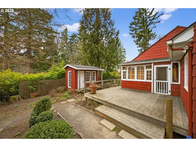 $849,900 | 2164 Summit Drive, Lake Oswego, OR 97034