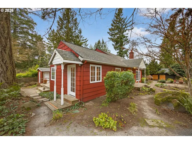 $849,900 | 2164 Summit Drive, Lake Oswego, OR 97034