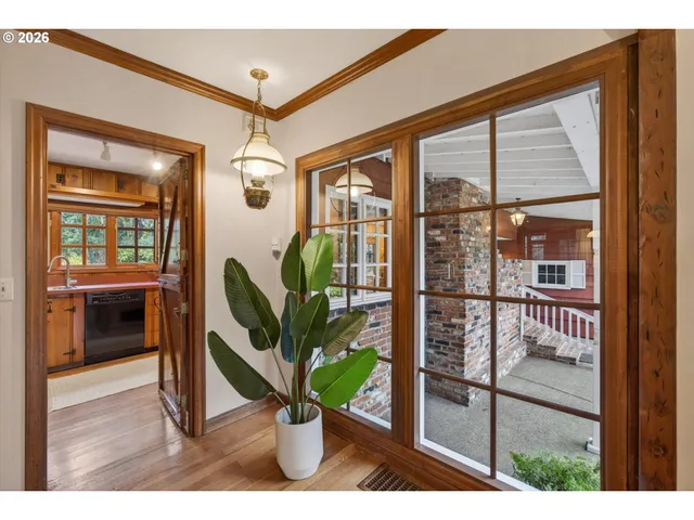 $849,900 | 2164 Summit Drive, Lake Oswego, OR 97034