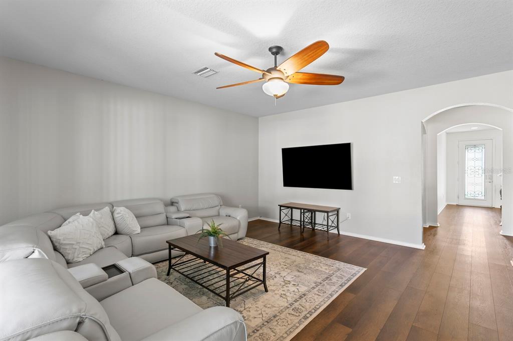 2839 Maple Brook Loop Lutz, FL 33558 - Photo 16 of 61