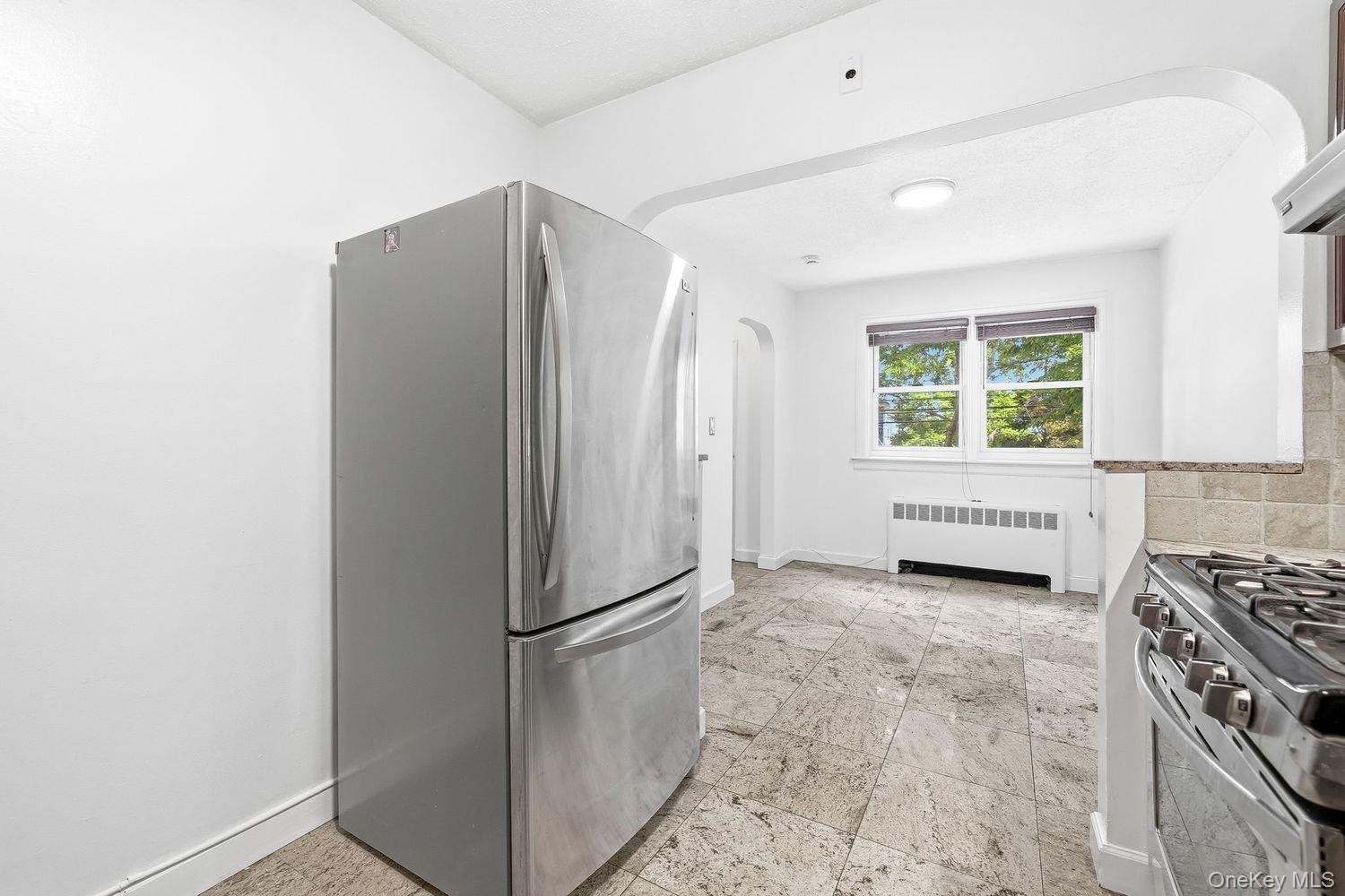 4223 Digney Avenue Bronx, NY 10466 - Photo 7 of 39
