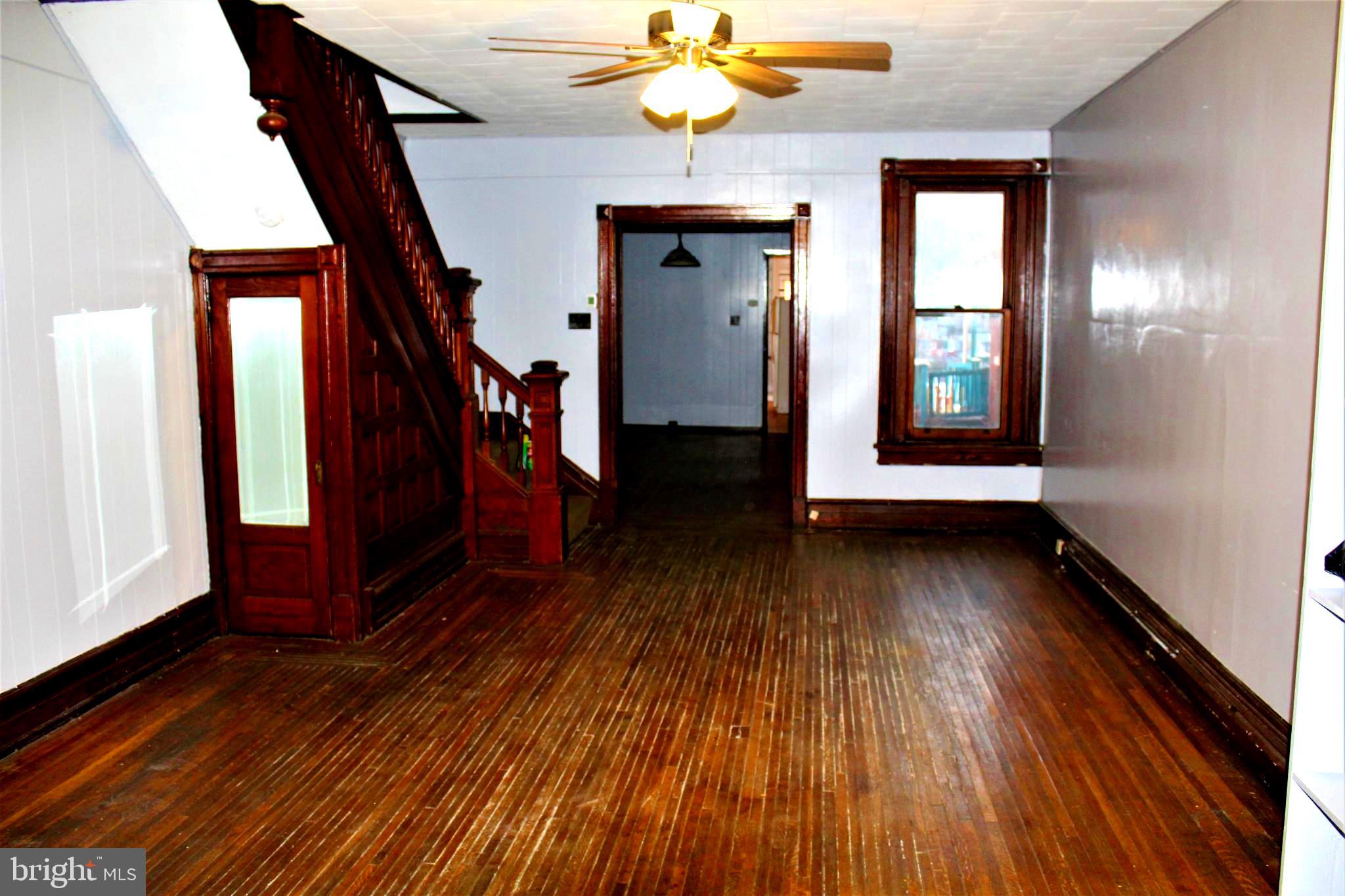 1634 Mineral Spring Road Reading, PA 19602 - Photo 3 of 25 LIVING ROOM