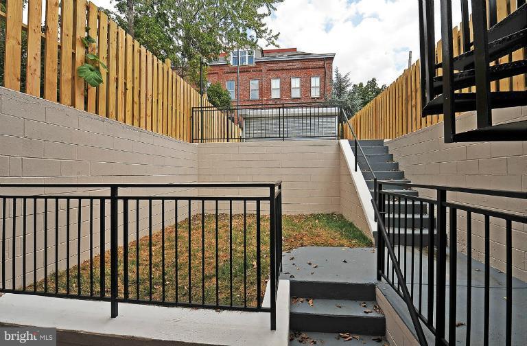 2431 Ontario Road Northwest, Unit 3 Washington, DC 20009 - Photo 14 of 14 Communal Yard Space