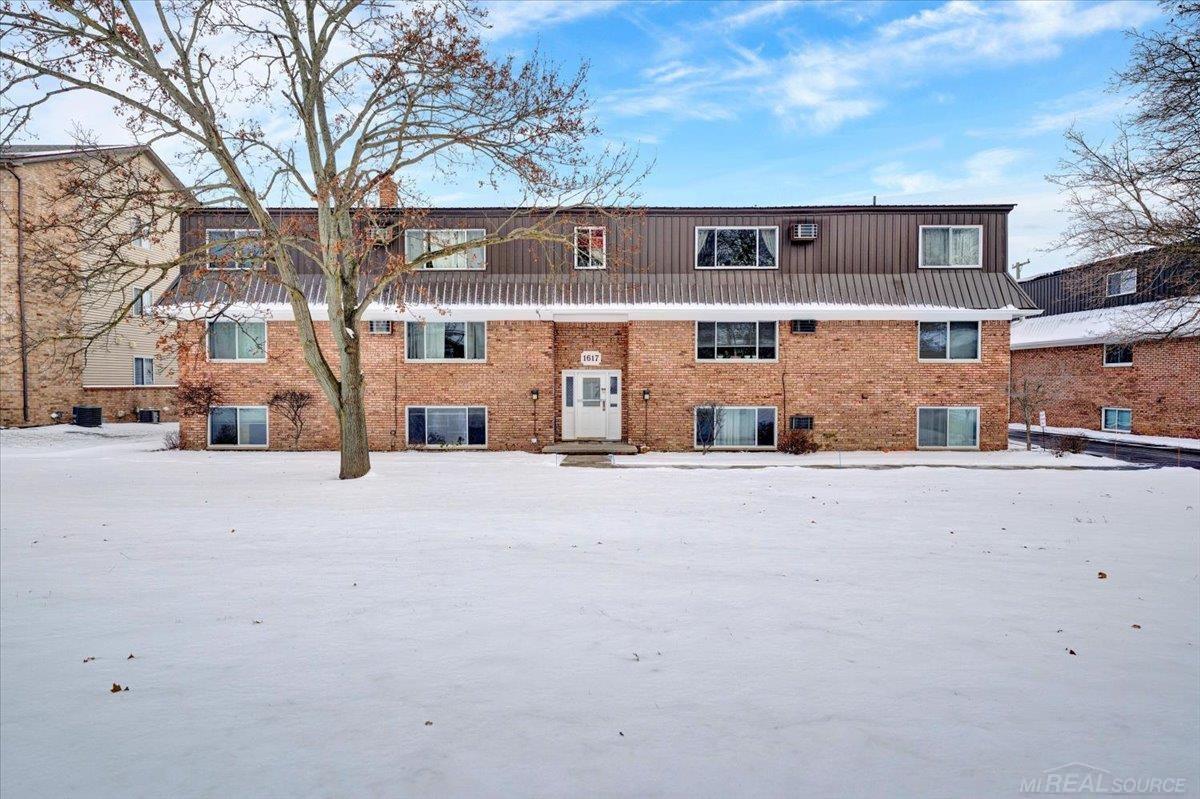 1617 South Riverside Avenue, Unit 4 St. Clair, MI 48079 - Photo 1 of 17