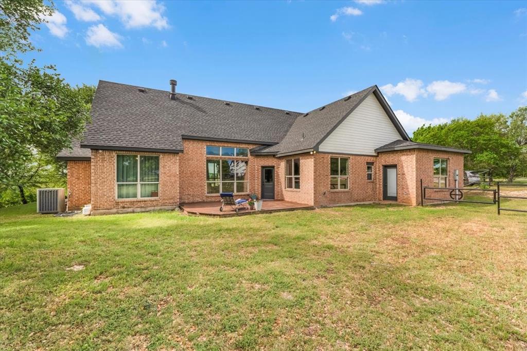 1145 Veal Station Road Springtown, TX 76082 - Photo 31 of 40