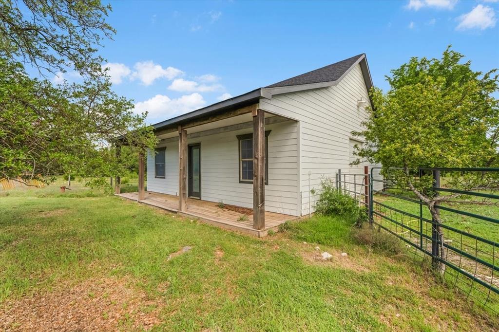 1145 Veal Station Road Springtown, TX 76082 - Photo 35 of 40