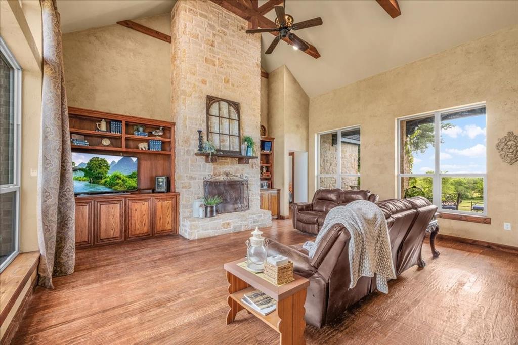 1145 Veal Station Road Springtown, TX 76082 - Photo 7 of 40