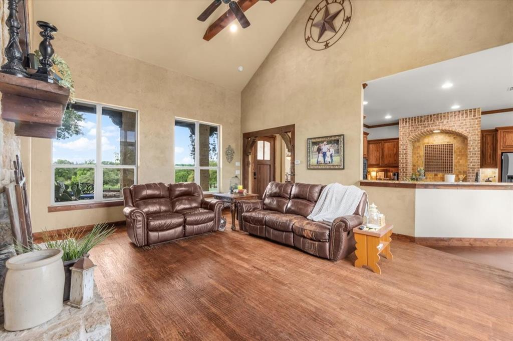 1145 Veal Station Road Springtown, TX 76082 - Photo 8 of 40