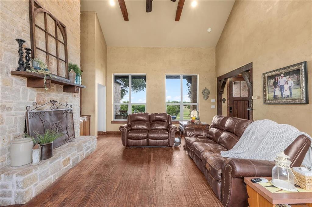 1145 Veal Station Road Springtown, TX 76082 - Photo 9 of 40