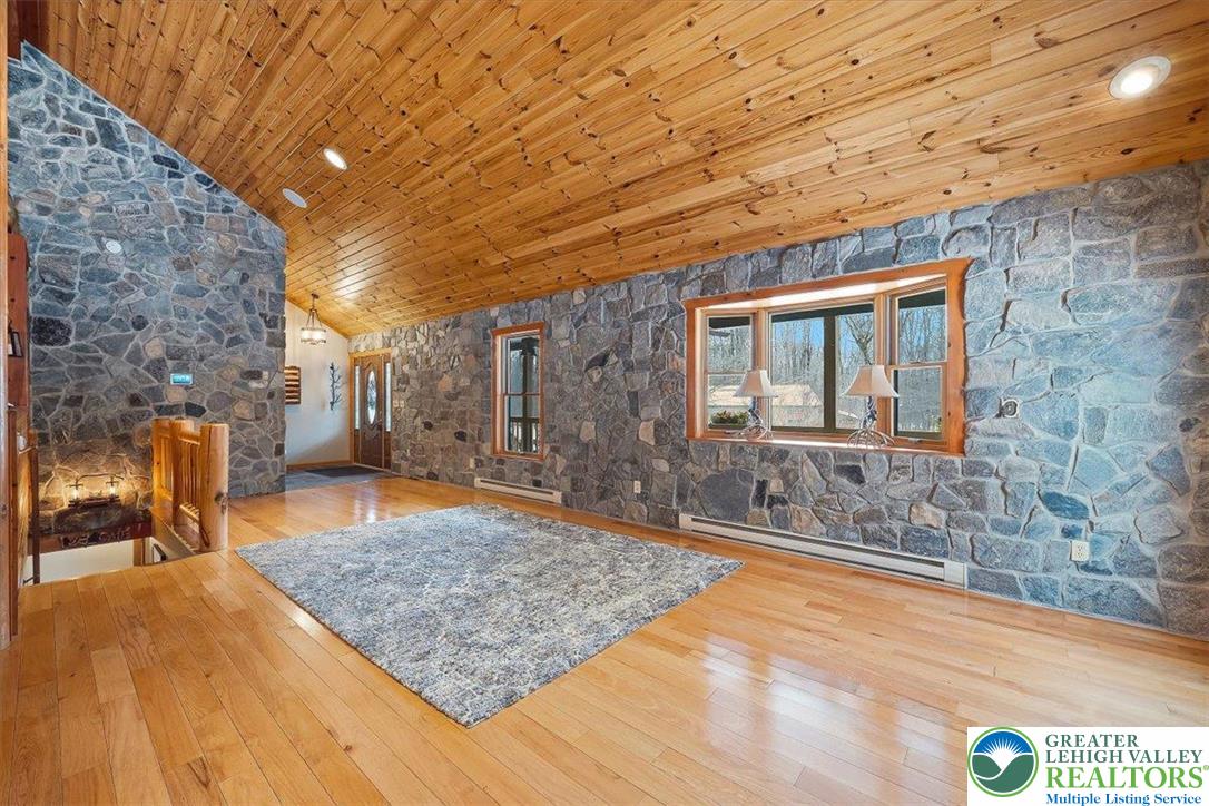134 Split Rock Road Newfoundland, PA 18445 - Photo 16 of 84
