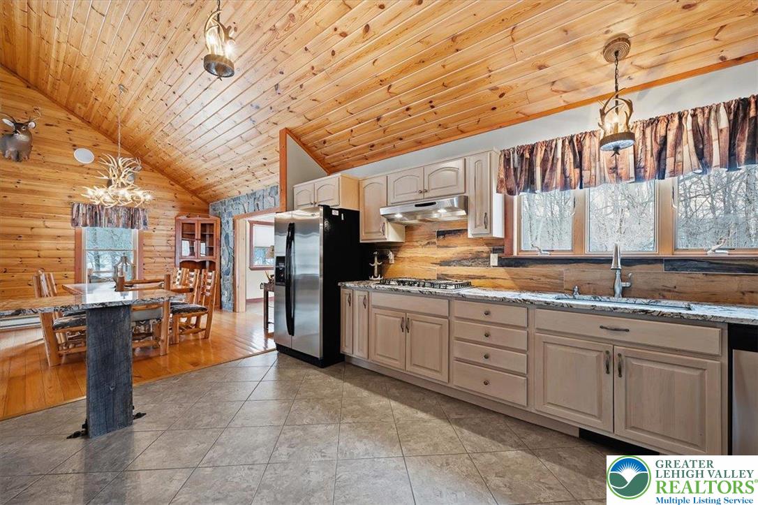 134 Split Rock Road Newfoundland, PA 18445 - Photo 27 of 84