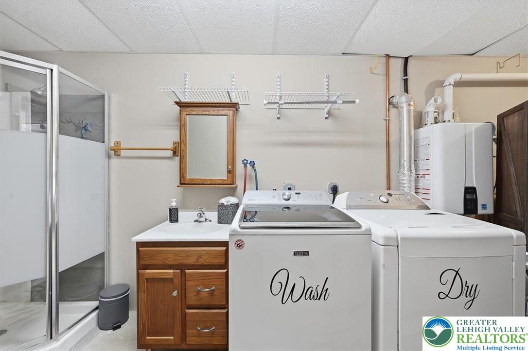 134 Split Rock Road Newfoundland, PA 18445 - Photo 63 of 84 Laundry/half bath