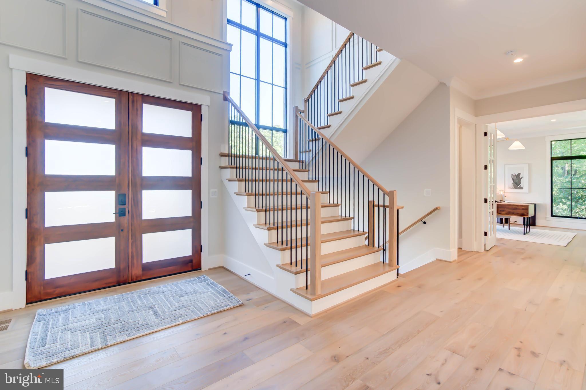 1806 Dumbarton Street McLean, VA 22101 - Photo 5 of 79