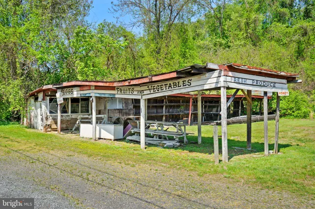 $559,000 | 11947 Lee Highway, Sperryville, VA 22740