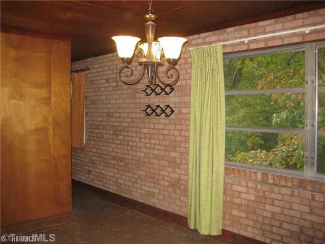1019 South Road High Point, NC 27262 - Photo 14 of 14 Den/Family/Great Room.