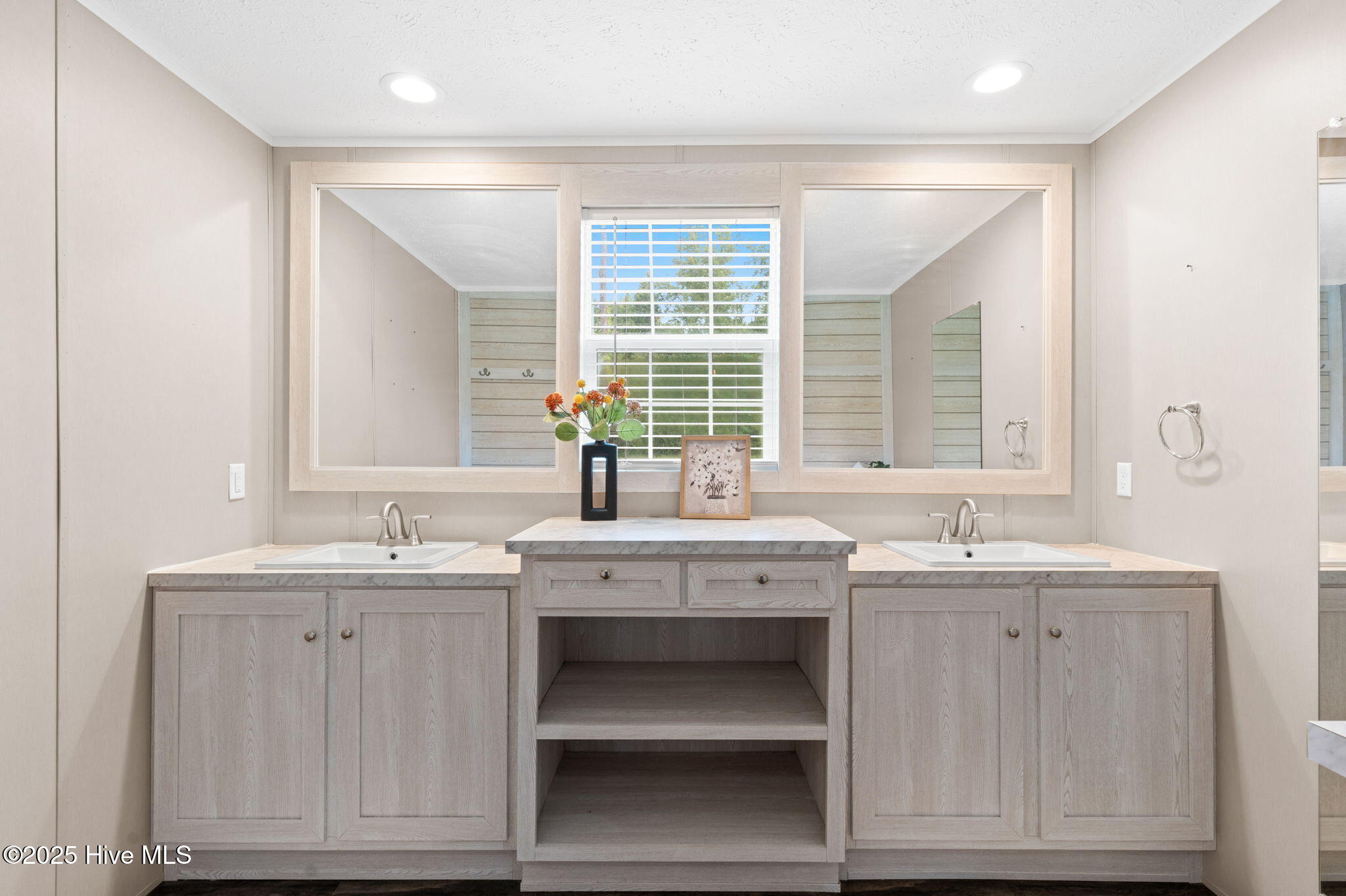 546 Pond Road Rocky Point, NC 28457 - Photo 22 of 48 Primary Bathroom