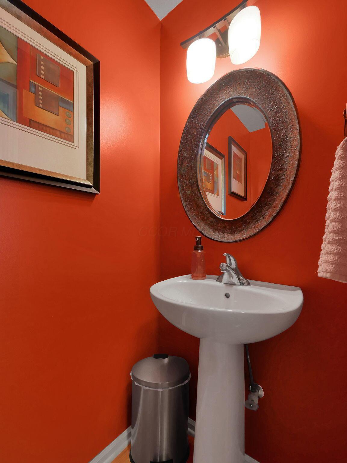 317 Sycamore Ridge Way, Unit 317 Columbus, OH 43230 - Photo 8 of 61 1st Floor Half Bath