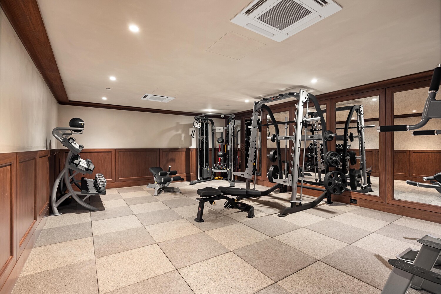 127 Kent Avenue, Unit 3F Brooklyn, NY 11249 - Photo 26 of 31 a view of a room with gym equipment