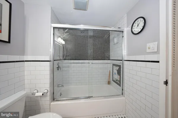 $380,000 | 1919 Chestnut Street, Unit 2703, Philadelphia, PA 19103