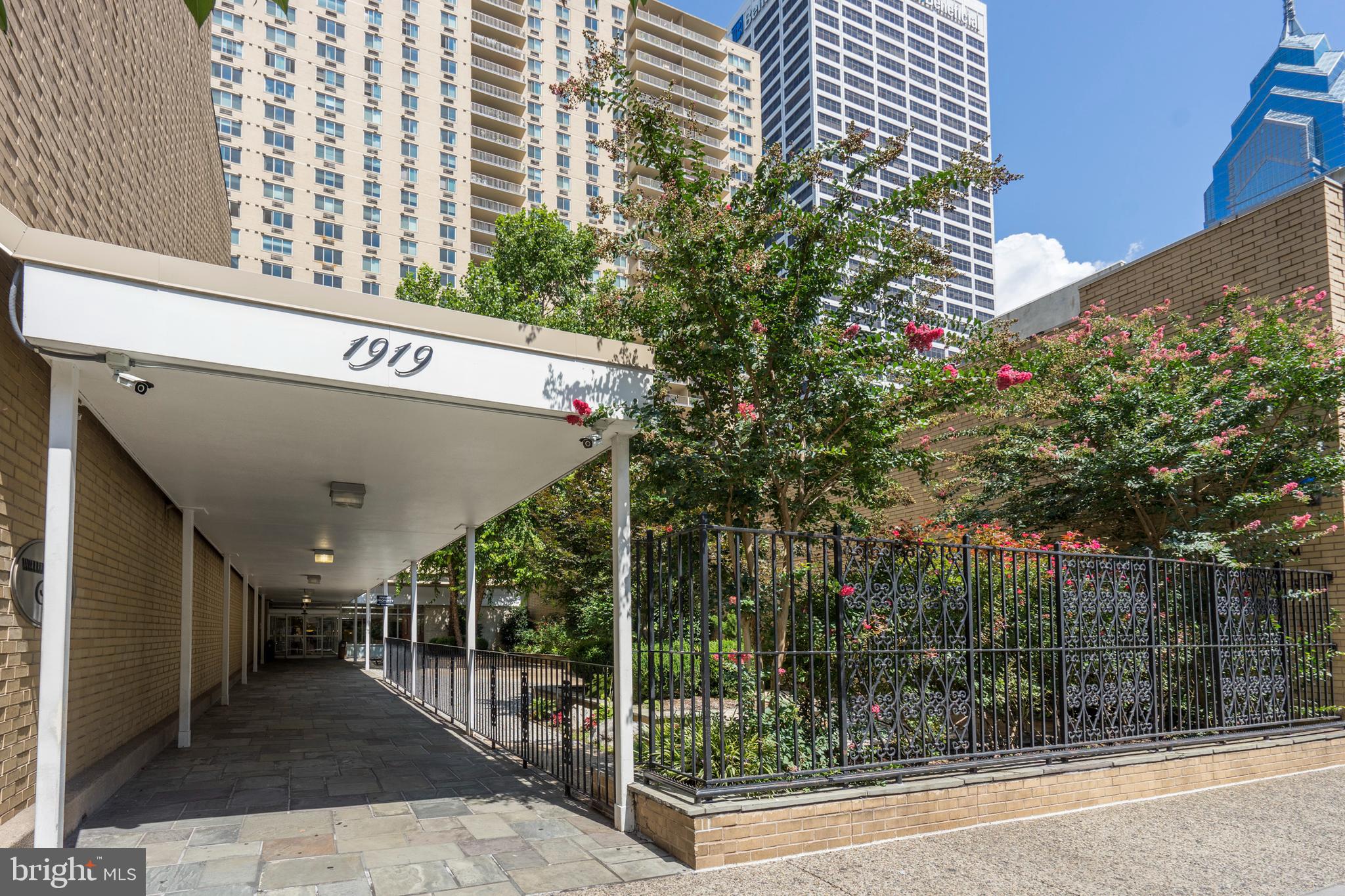1919 Chestnut Street, Unit 2703 Philadelphia, PA 19103 - Photo 15 of 22