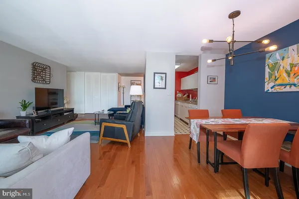 $380,000 | 1919 Chestnut Street, Unit 2703, Philadelphia, PA 19103