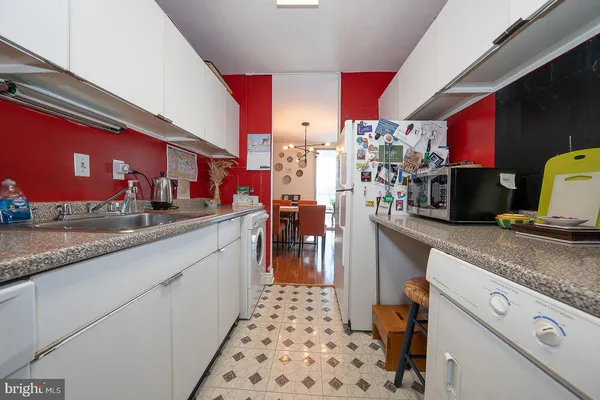 $380,000 | 1919 Chestnut Street, Unit 2703, Philadelphia, PA 19103