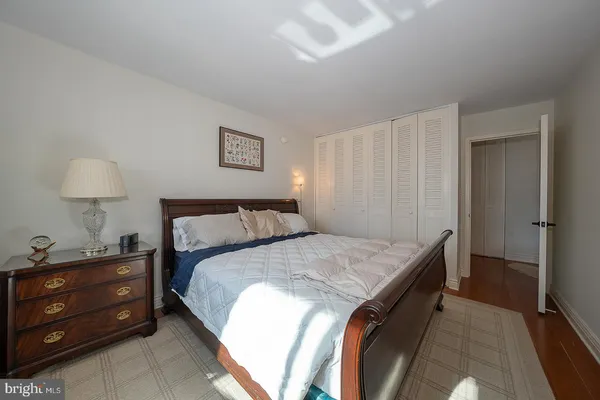 $380,000 | 1919 Chestnut Street, Unit 2703, Philadelphia, PA 19103