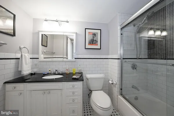 $380,000 | 1919 Chestnut Street, Unit 2703, Philadelphia, PA 19103