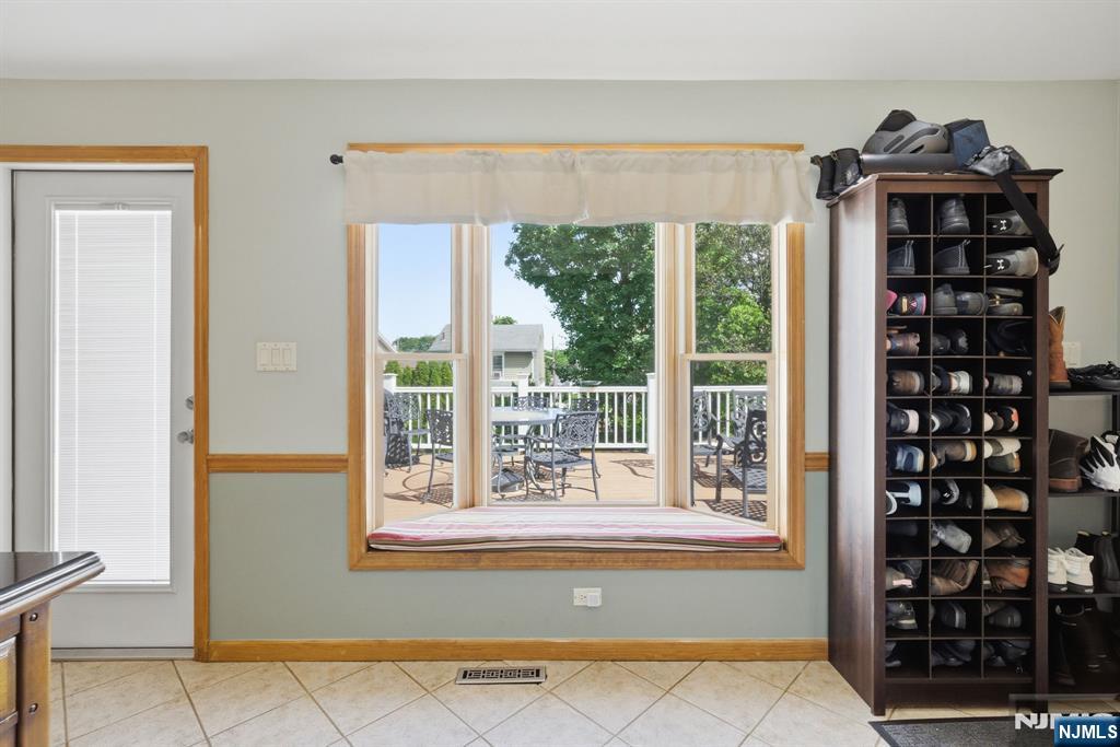 46 Oakley Terrace Nutley, NJ 07110 - Photo 12 of 27