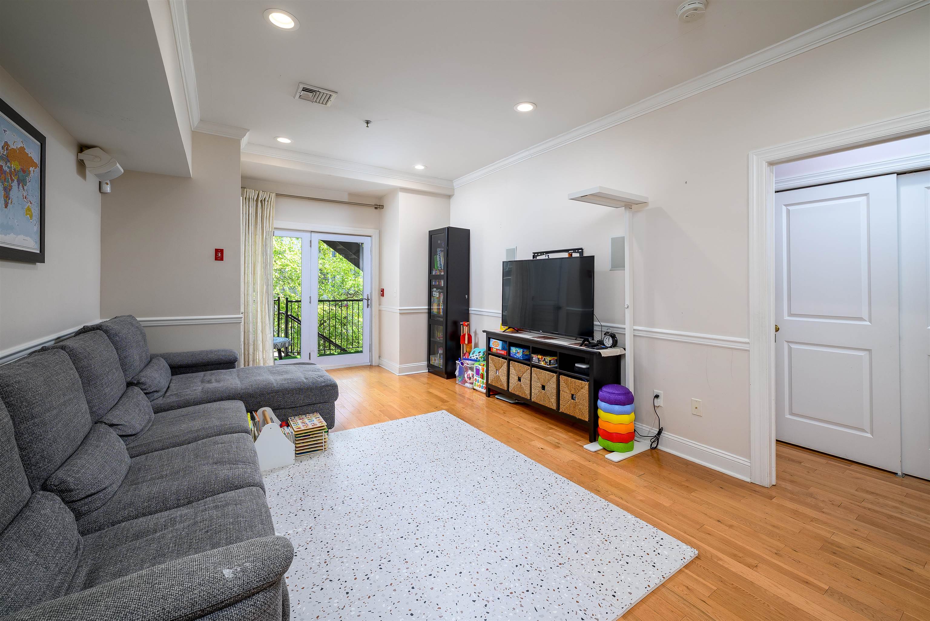 413 Madison Street, Unit 2 Hoboken, NJ 07030 - Photo 5 of 21