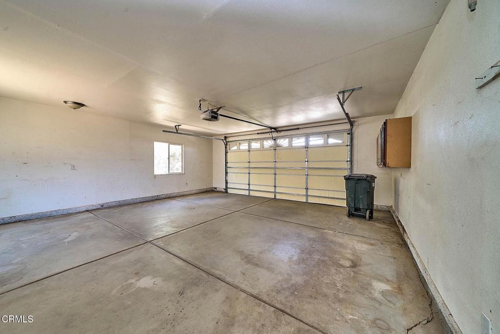 9020 Pionero Road Pinon Hills, CA 92372 - Photo 10 of 71 37