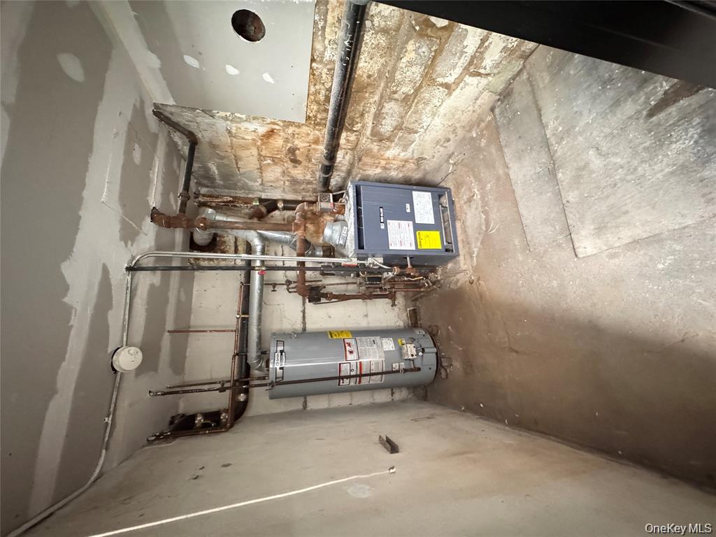 67-05 Roosevelt Avenue Queens, NY 11377 - Photo 11 of 12