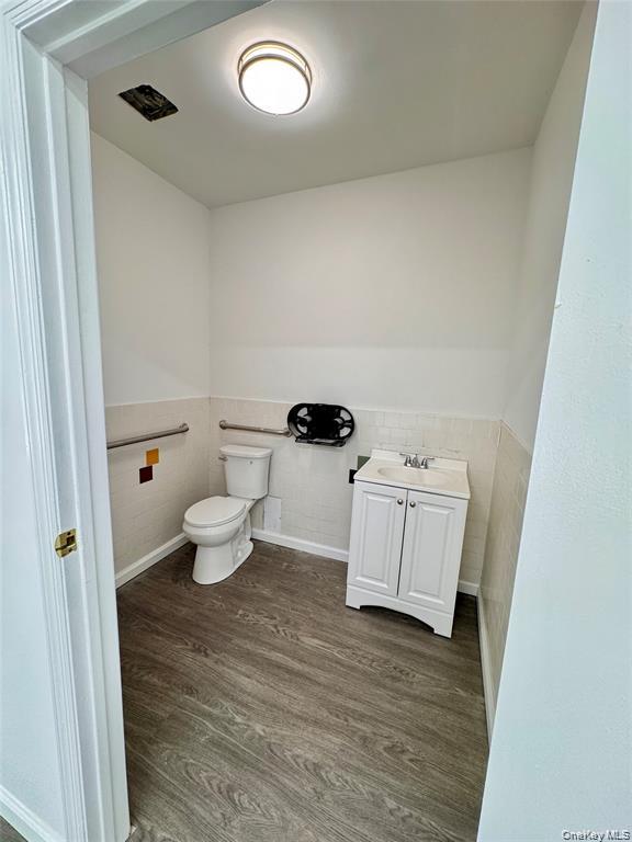 67-05 Roosevelt Avenue Queens, NY 11377 - Photo 6 of 12