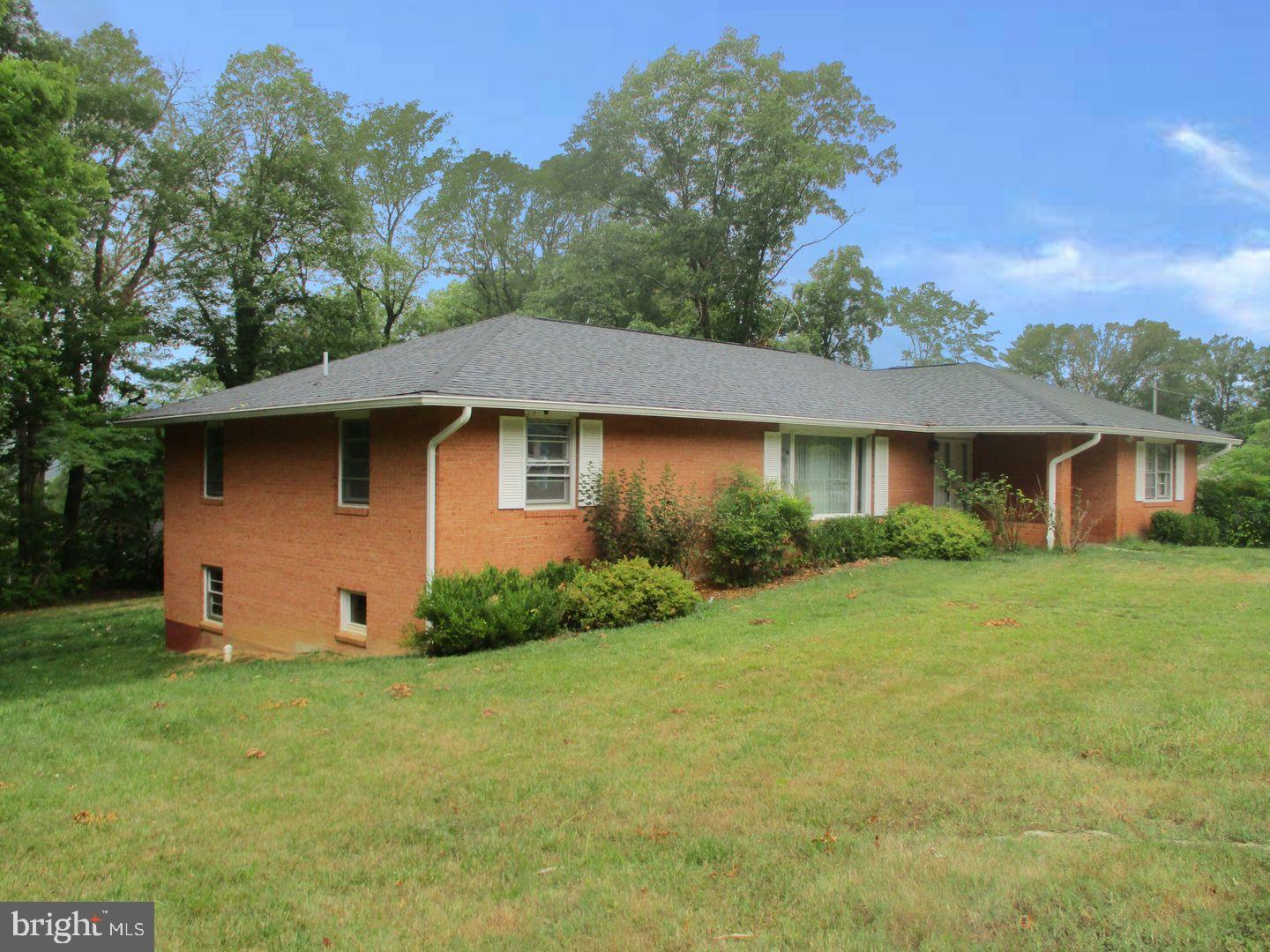 302 Dungadin Road Front Royal, VA 22630 - Photo 3 of 14