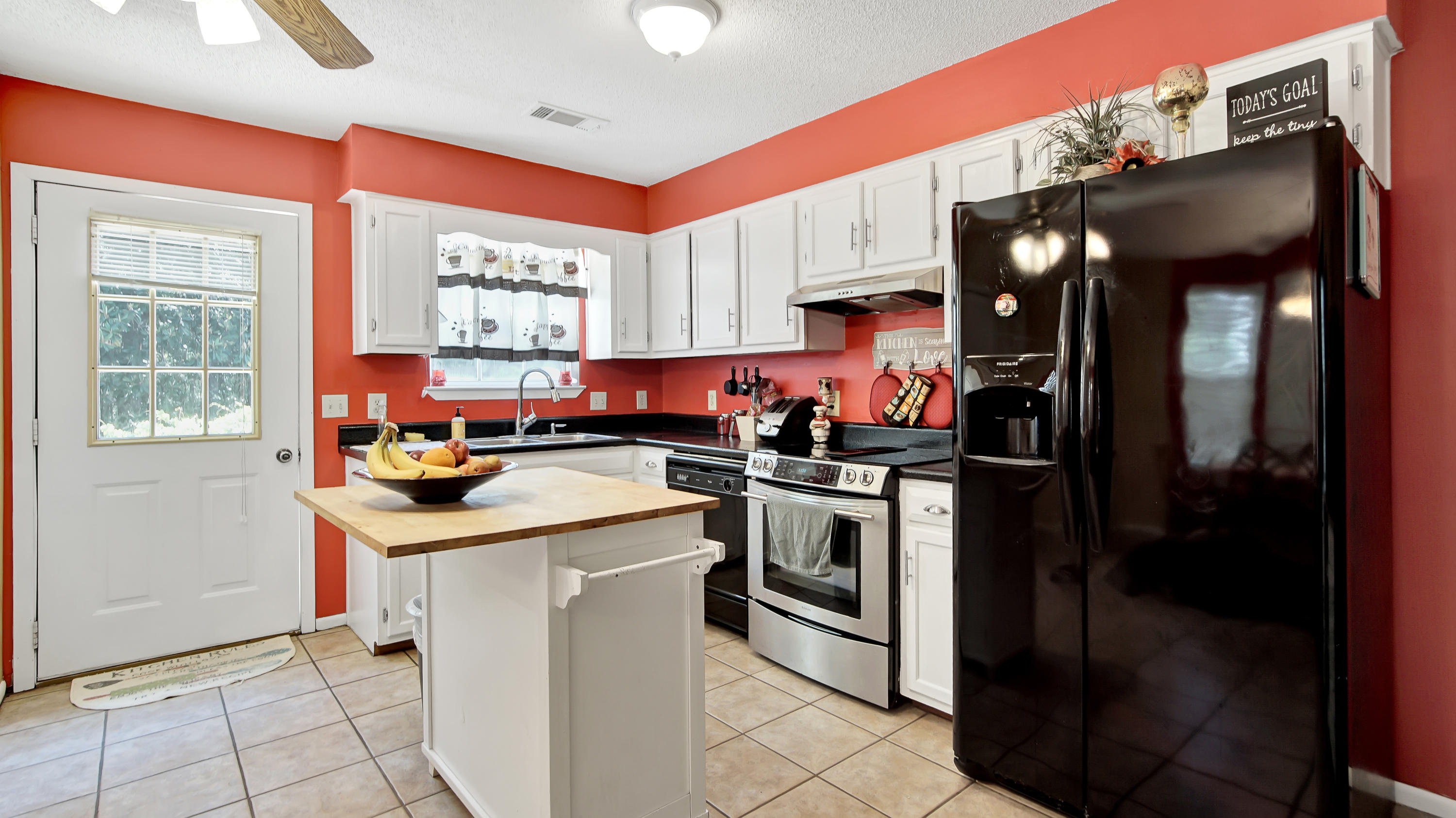 152 Country Manor Road DeFuniak Springs, FL 32435 - Photo 8 of 26 DSC08789