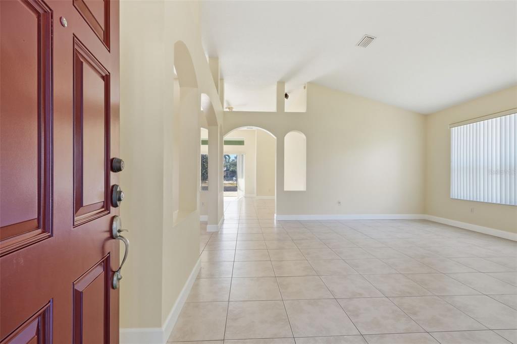 8801 Riverscape Way Tampa, FL 33635 - Photo 6 of 56