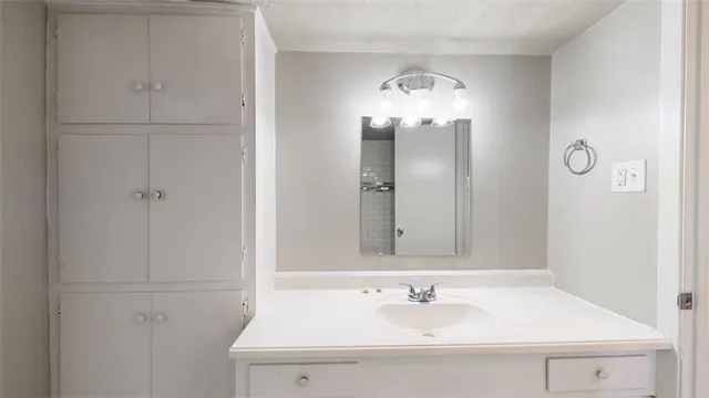 $950 | 3800 East 29th Street, Unit 18, Bryan, TX 77802