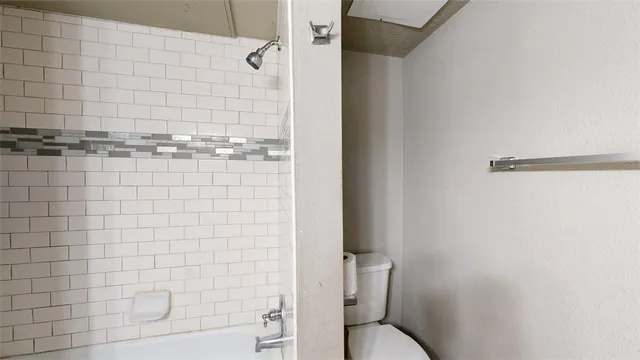 $950 | 3800 East 29th Street, Unit 18, Bryan, TX 77802