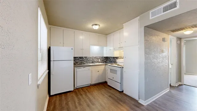 $950 | 3800 East 29th Street, Unit 18, Bryan, TX 77802