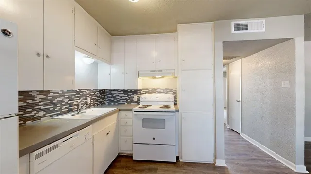 $950 | 3800 East 29th Street, Unit 18, Bryan, TX 77802