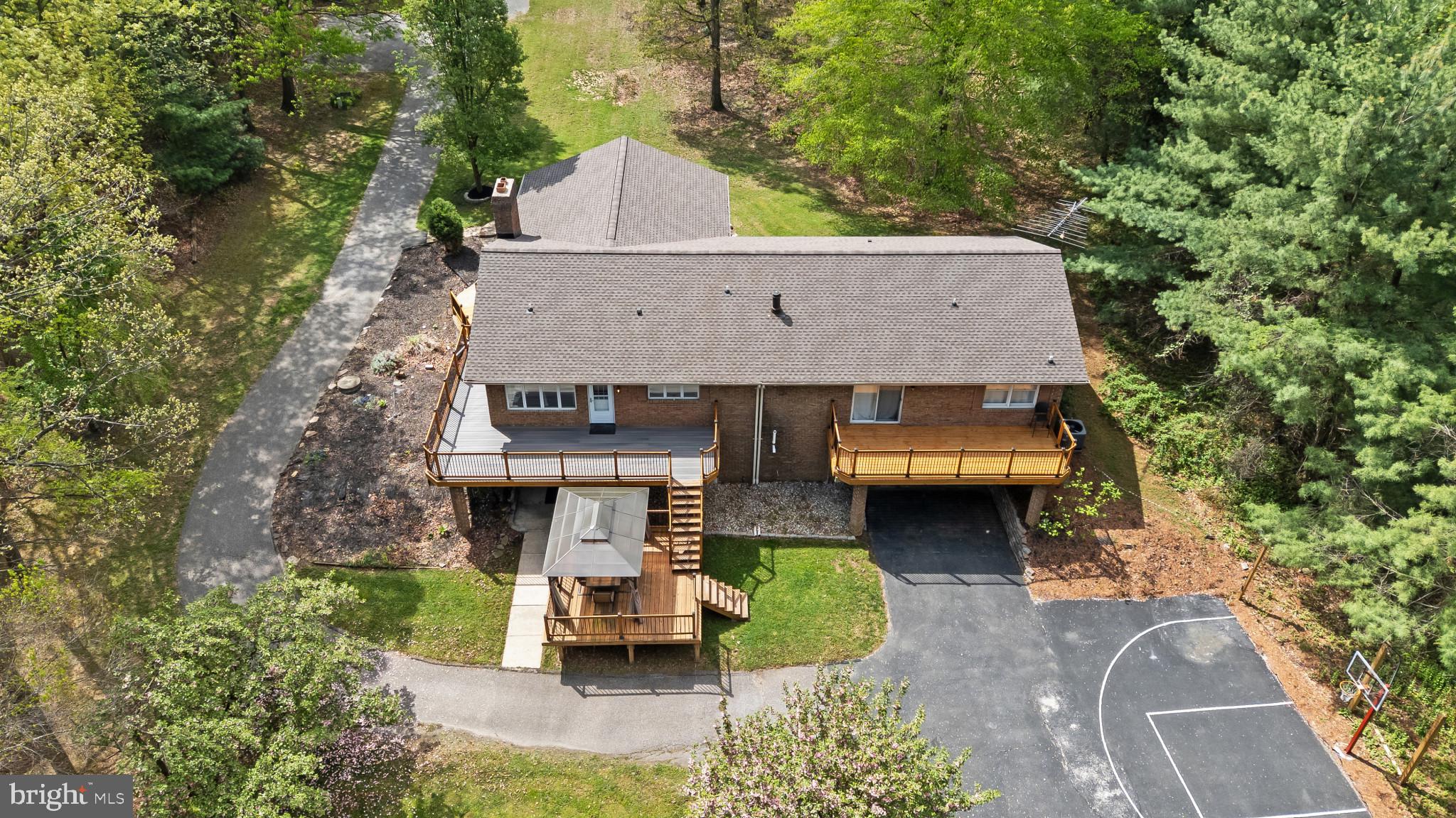 9668 Magledt Road Baltimore, MD 21234 - Photo 3 of 14