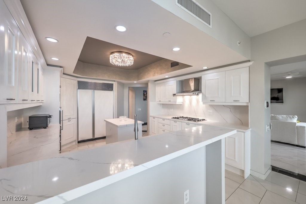 2777 Paradise Road, Unit 1502 Las Vegas, NV 89109 - Photo 4 of 56 Freshly remodeled kitchen