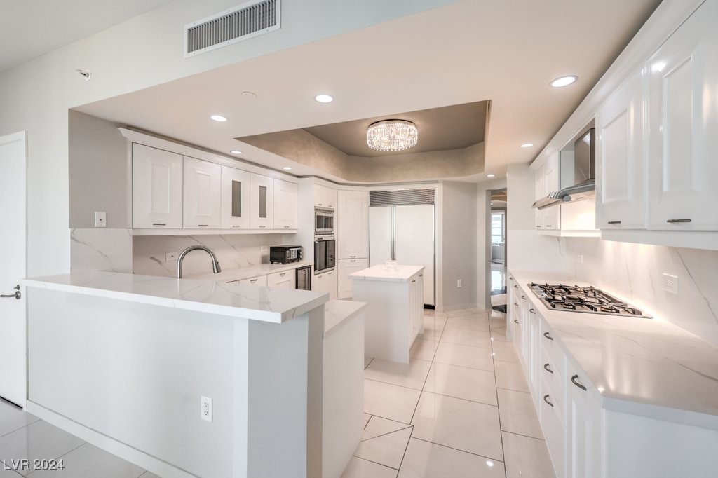 2777 Paradise Road, Unit 1502 Las Vegas, NV 89109 - Photo 5 of 56 Freshly remodeled kitchen