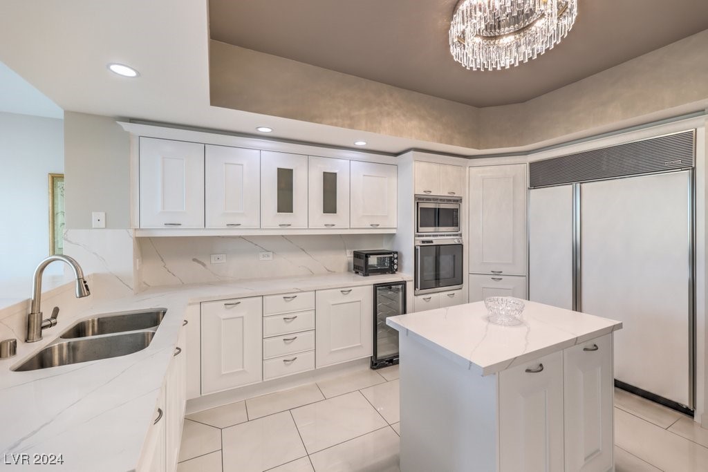 2777 Paradise Road, Unit 1502 Las Vegas, NV 89109 - Photo 7 of 56 Freshly remodeled kitchen