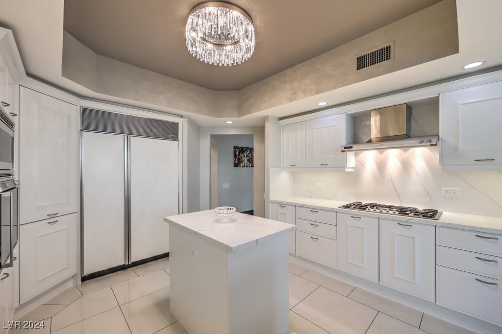 2777 Paradise Road, Unit 1502 Las Vegas, NV 89109 - Photo 8 of 56 Freshly remodeled kitchen